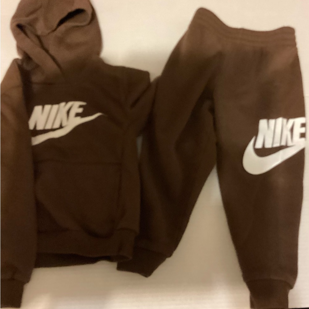 Nike Small 4-5 years Brown Tracksuit with Hoodie - Picture 5 of 5